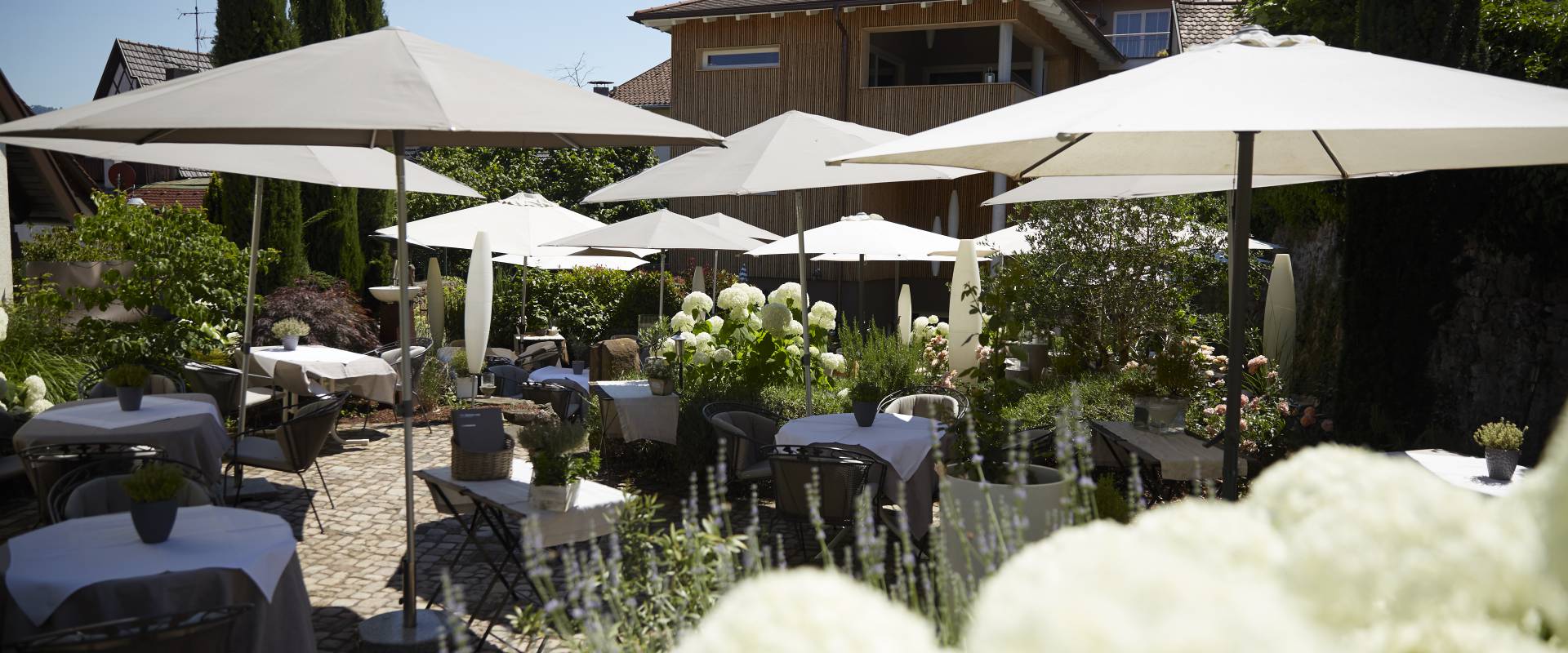 Innenhof Hotel Reichsstadt im Sommer