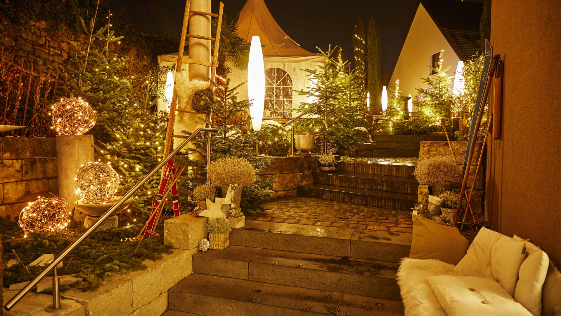 Weihnachtlicher Innenhof Hotel Reichsstadt